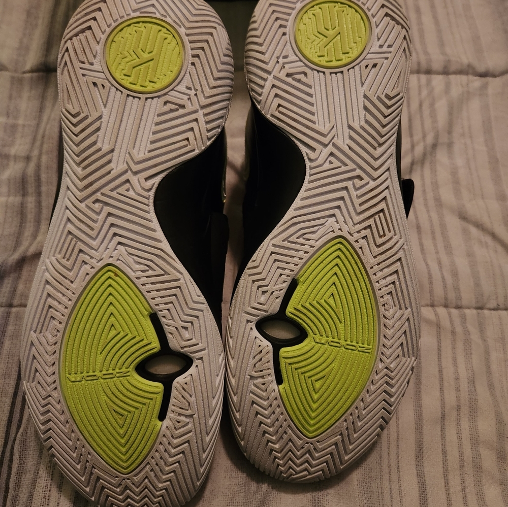 Kyrie flytrap III - Picture 5 of 6